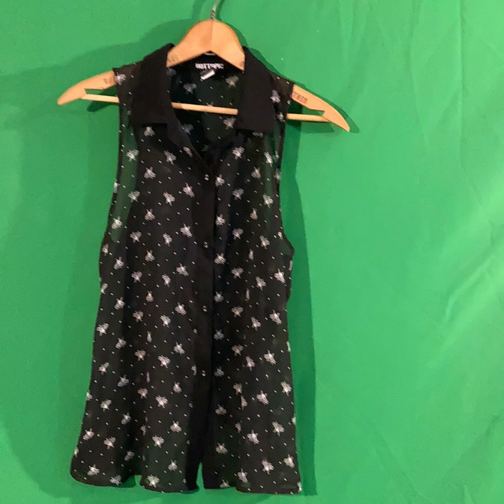 Hot topic S/M sheer button down tank